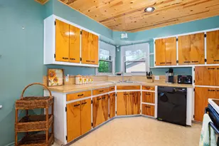 1018 Ruddiman Dr, Muskegon, MI 49445 - Photo 11