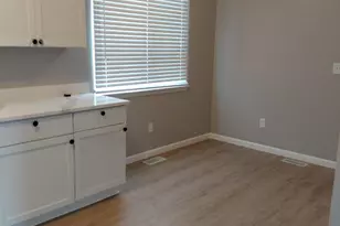 30966 Dover Ave, Garden City, MI 48135 - Photo 11