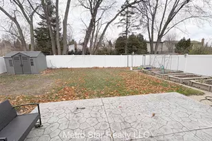 1553 Lakewood Dr, Troy, MI 48083 - Photo 23