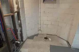 20604 Washtenaw St, Harper Woods, MI 48225 - Photo 27