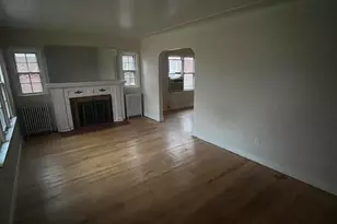 20604 Washtenaw St, Harper Woods, MI 48225 - Photo 3