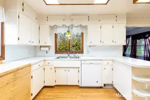 13100 Grand River Dr SE, Lowell, MI 49331 - Photo 9