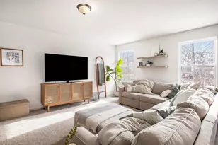 10281 Swan Lake Cir, Ypsilanti, MI 48197 - Photo 9