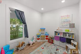 536 E Bond St, Hastings, MI 49058 - Photo 9