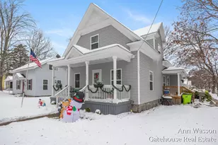 400 W Grove St, Greenville, MI 48838 - Photo 3