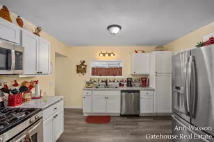 400 W Grove St, Greenville, MI 48838 - Photo 9