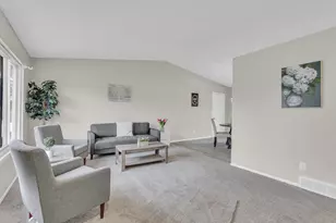 1024 Maplegrove Rd, Jackson, MI 49201 - Photo 7