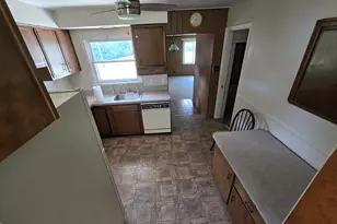 15935 Foch St, Livonia, MI 48154 - Photo 11