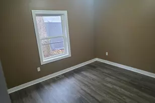 172 Eldredge St, Battle Creek, MI 49037 - Photo 9