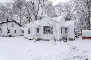 412 E Berrien St, Paw Paw, MI 49079 - Photo 3