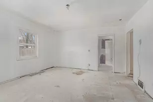 410 Division St, Benton Harbor, MI 49022 - Photo 3