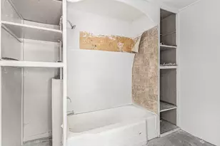 410 Division St, Benton Harbor, MI 49022 - Photo 9