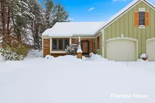 17496 Meadow Wood Rd, Spring Lake, MI 49456 - Photo 3