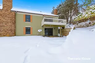 17496 Meadow Wood Rd, Spring Lake, MI 49456 - Photo 7