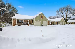 17496 Meadow Wood Rd, Spring Lake, MI 49456 - Photo 5