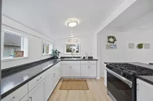 328 Adams St, Jackson, MI 49202 - Photo 17