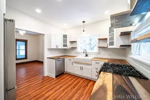 402 W Clinton St, Hastings, MI 49058 - Photo 3