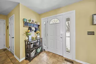 520 Meadowbrook Dr, Adrian, MI 49221 - Photo 3