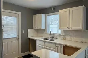 946 Hazen St SE, Grand Rapids, MI 49507 - Photo 5