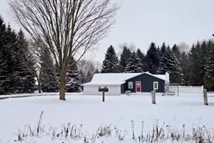 5399 Durfee Rd, Eaton Rapids, MI 48827 - Photo 3