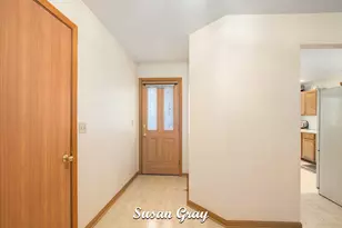 886 Creekridge Dr, Holland, MI 49423 - Photo 9