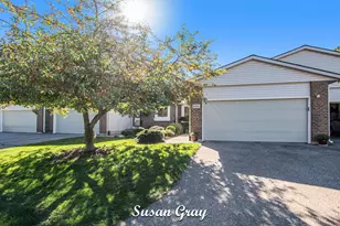 886 Creekridge Dr, Holland, MI 49423 - Photo 3