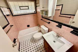 22084 Shakespeare Ave, Eastpointe, MI 48021 - Photo 9