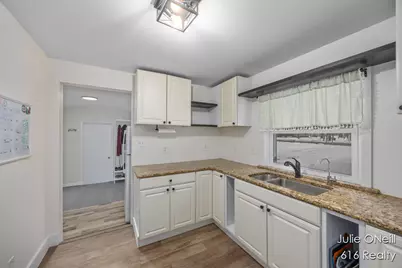 3645 Benjamin Avenue NE, Grand Rapids, MI 49525 - Photo 13