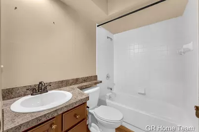 1946 Cross Bend Street NE #35, Grand Rapids, MI 49505 - Photo 23