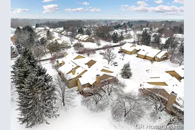 1946 Cross Bend Street NE #35, Grand Rapids, MI 49505 - Photo 47