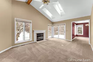 1946 Cross Bend St NE, Grand Rapids, MI 49505 - Photo 7