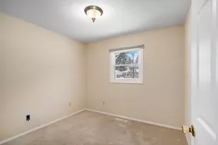 5590 Lucerne Ave, Kalamazoo, MI 49048 - Photo 9