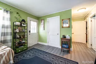 838 33rd St SW, Wyoming, MI 49509 - Photo 3