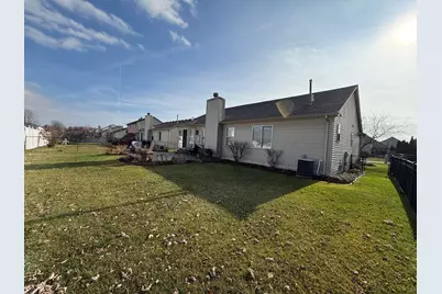 32037 Red Creek Drive, Chesterfield, MI 48047 - Photo 15
