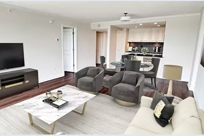 555 S Old Woodward Avenue #1305, Birmingham, MI 48009 - Photo 3