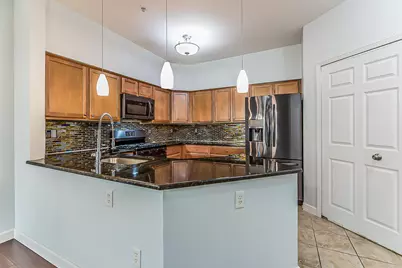 922 W Summerfield Glen Circle, Ann Arbor, MI 48103 - Photo 3