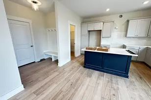 690 Lincoln Lawns Dr NW, Grand Rapids, MI 49534 - Photo 7