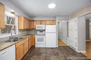 147 Gaylord Dr, Rockford, MI 49341 - Photo 15