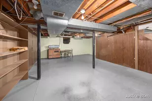 2219 Paris Ave SE, Grand Rapids, MI 49507 - Photo 21