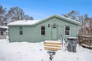 389 Parker Ave, Benton Harbor, MI 49022 - Photo 1