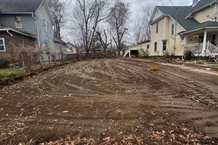 166 Grenville St, Battle Creek, MI 49014 - Photo 1