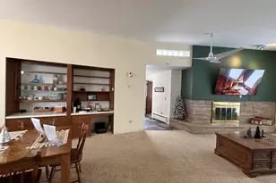 910 Elizabeth Ct, Mount Pleasant, MI 48858 - Photo 7