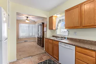 4304 Bond Ave, Holt, MI 48842 - Photo 9