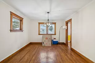 911 4th St, Jackson, MI 49203 - Photo 5