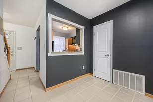 709 Garland Cir, Kalamazoo, MI 49008 - Photo 3