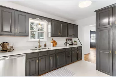 911 Napier Avenue, Saint Joseph, MI 49085 - Photo 17