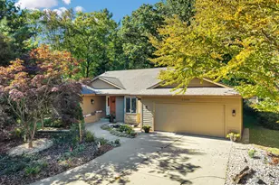 17871 N Fruitport Rd, Spring Lake, MI 49456 - Photo 5