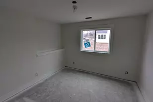 659 Waterford Village Dr NW, Grand Rapids, MI 49534 - Photo 9