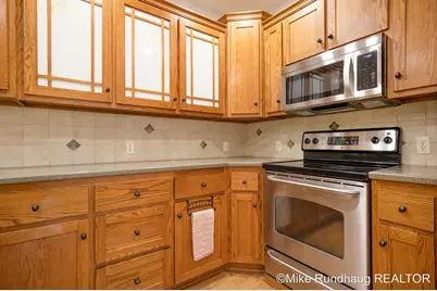 5261 Applewood Drive SW, Grandville, MI 49418 - Photo 13