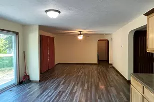 33067 School St, Dowagiac, MI 49047 - Photo 9